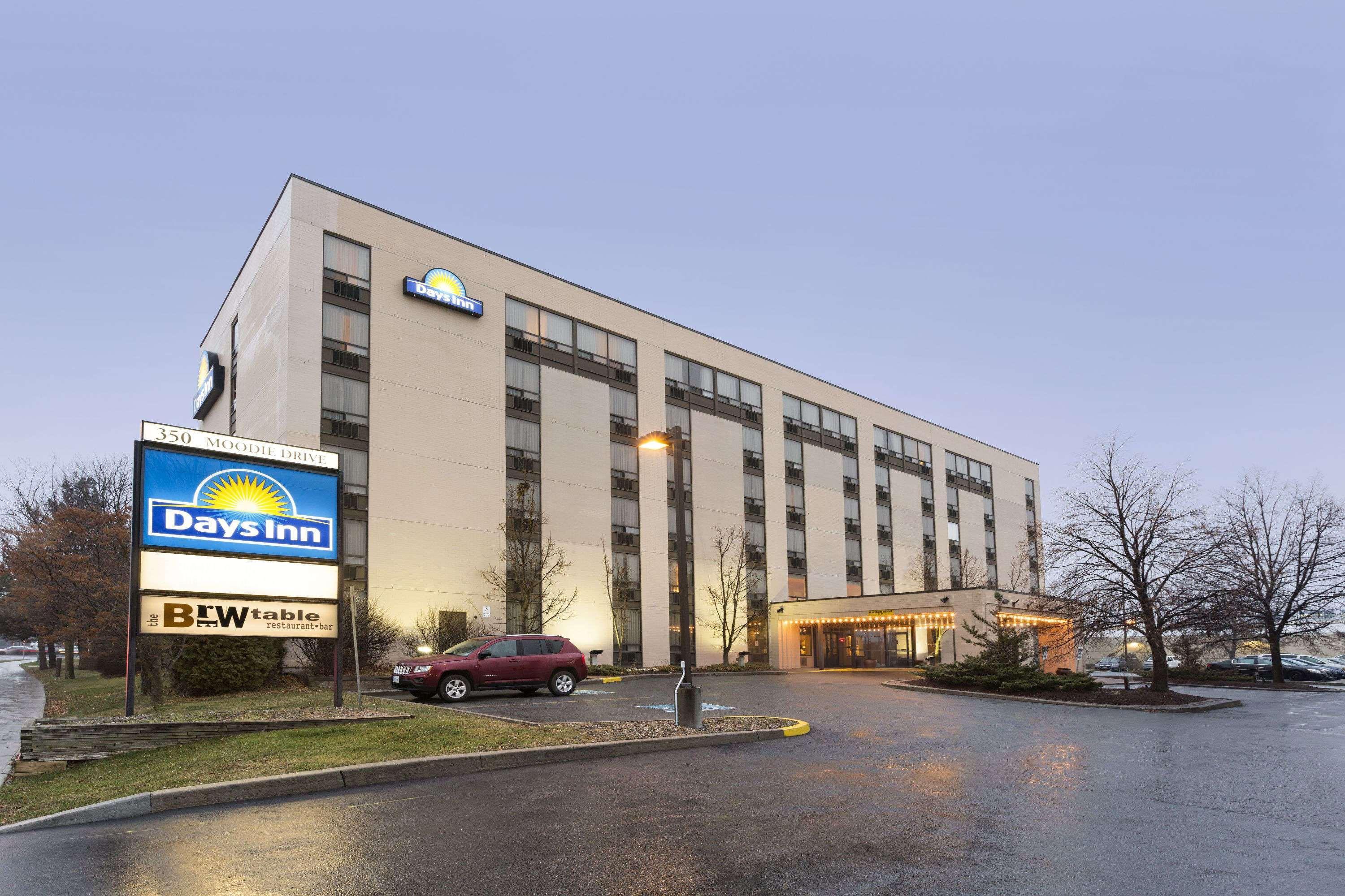 Days Inn By Wyndham Ottawa West Exterior photo