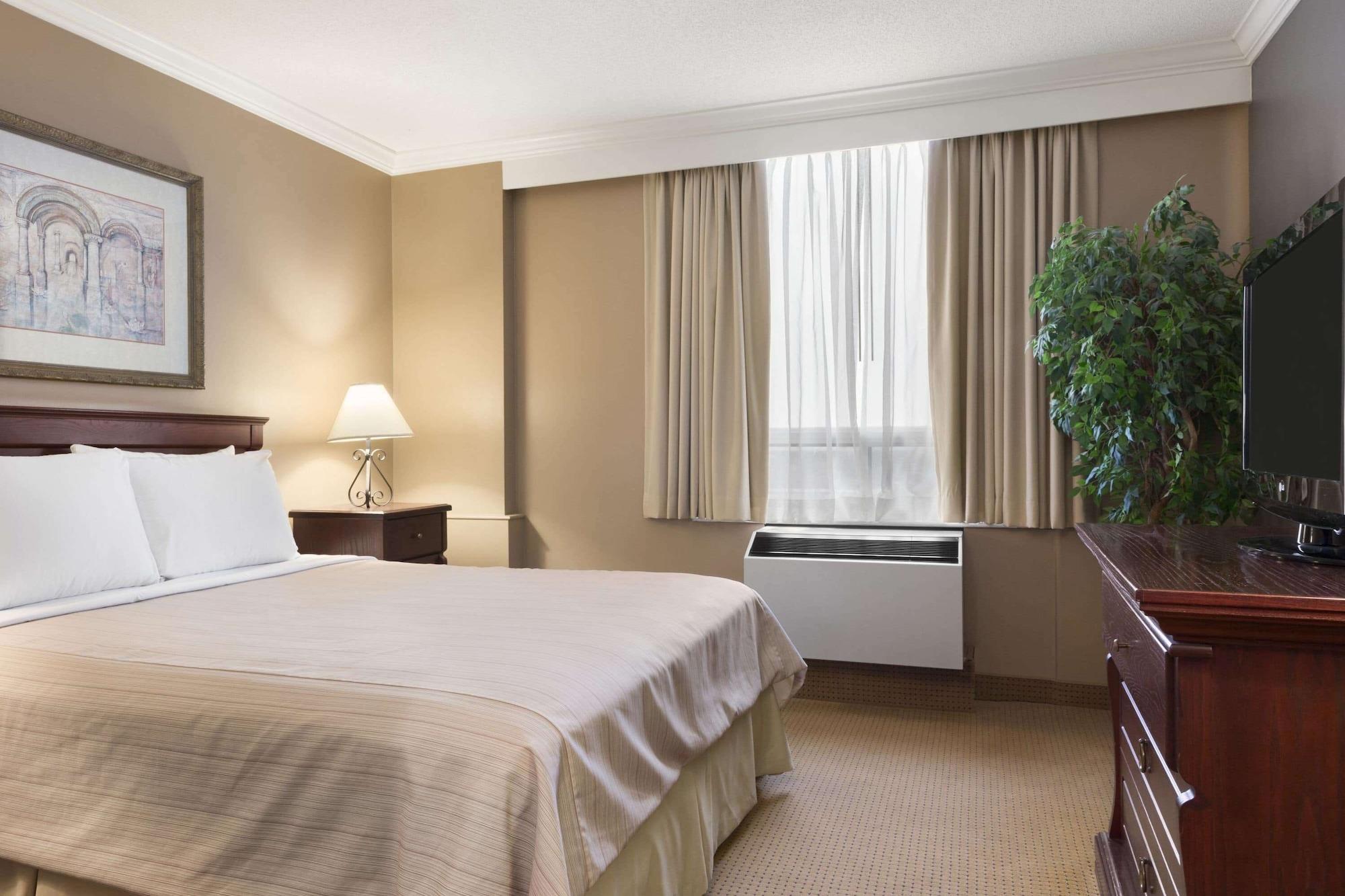 Days Inn By Wyndham Ottawa West Exterior photo